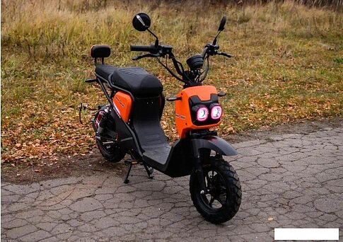 Электроскутер AVM.Plus Zoomer (оранжевый)