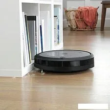 Робот-пылесос iRobot Roomba i3