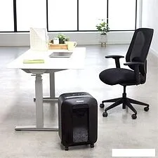 Шредер Fellowes PowerShred LX85 (черный) Шредер Fellowes PowerShred LX85 (черный)