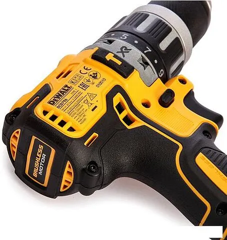 Дрель-шуруповерт DeWalt DCD796D2 (с 2-мя АКБ 2 Ah)