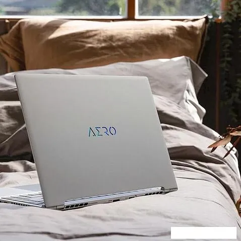 Игровой ноутбук Gigabyte Aero 14 OLED BMF-72KZBB4SD