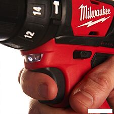Ударная дрель-шуруповерт Milwaukee M12 BPD-202C 4933441940 (с 2-мя АКБ, кейс) Ударная дрель-шуруповерт Milwaukee M12 BPD-202C 4933441940 (с 2-мя АКБ, кейс)