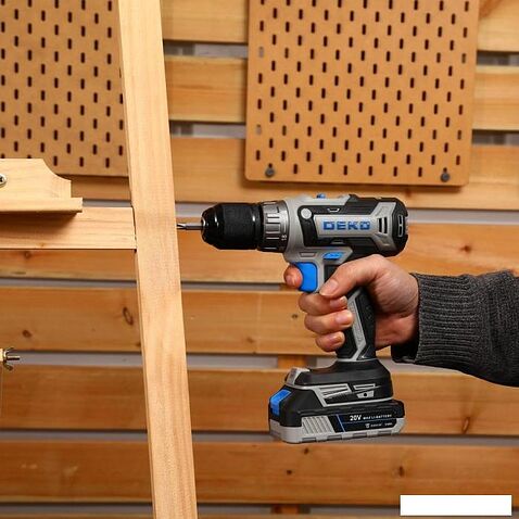 Дрель-шуруповерт Deko DKCD20V One Set63 083-1038 (с 2-мя АКБ, кейс)