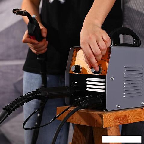 Сварочный инвертор Deko DKWM190NG 051-4694