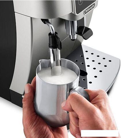 Кофемашина DeLonghi Magnifica Start ECAM 220.31.SB