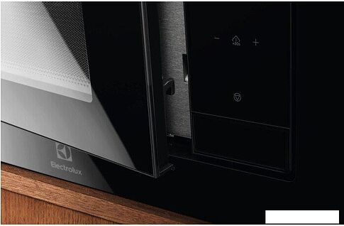 Микроволновая печь Electrolux LMS4253TBX