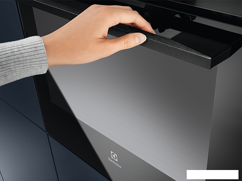 Электрический духовой шкаф Electrolux SteamBake 600 KODFC77H