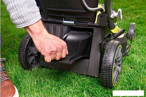 Колёсная газонокосилка Ryobi RY18LMX37A-150 (с АКБ 5 Ah)