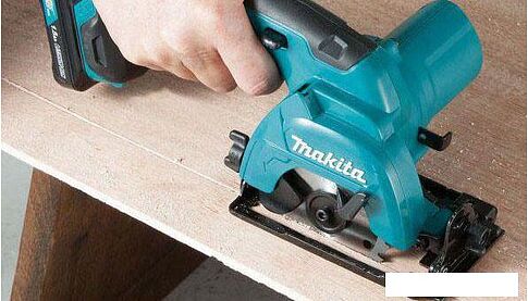 Дисковая пила Makita HS301DWME (с 2-мя АКБ 4 Ah)