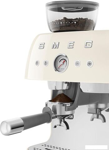 Рожковая помповая кофеварка Smeg EGF03CREU