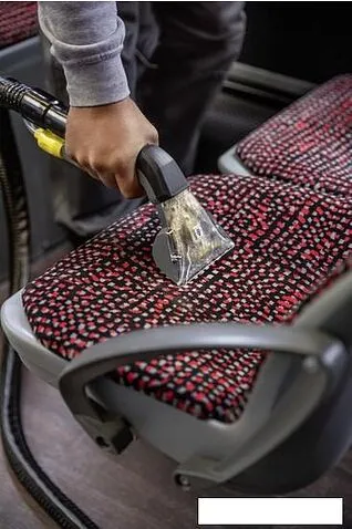 Пылесос Karcher Puzzi 8/1 C 1.100-240.0
