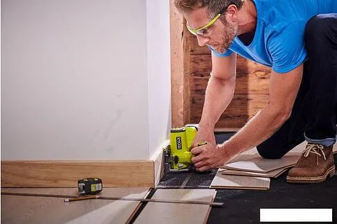 Дисковая (циркулярная) пила Ryobi R18MMS-0 (без АКБ)