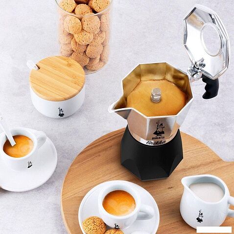 Гейзерная кофеварка Bialetti Brikka 2023 7328 (4 порции)