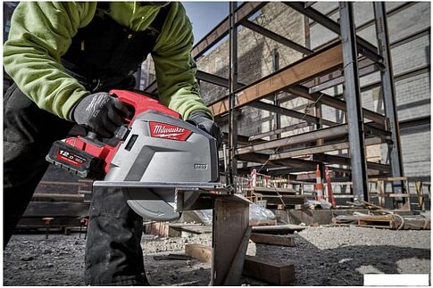 Дисковая (циркулярная) пила Milwaukee Fuel M18 FMCS66-0C 4933472110 (без АКБ, кейс)