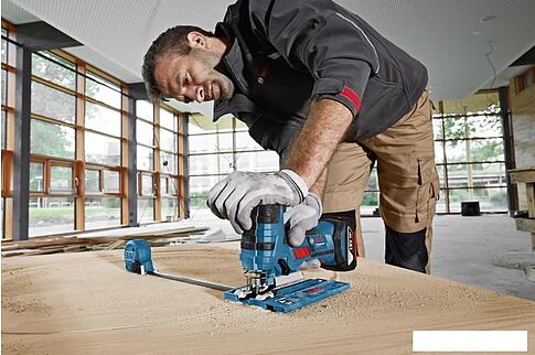 Электролобзик Bosch GST 18 V-LI S Professional 06015A5100 (без АКБ)