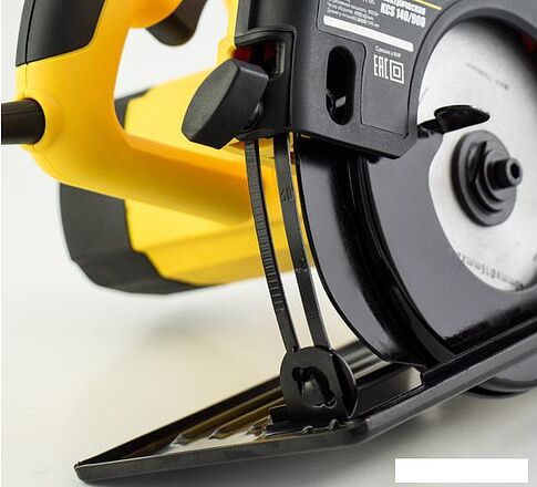 Дисковая пила Kolner KCS 140/900