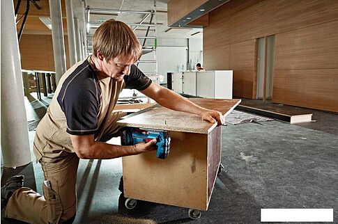 Электролобзик Bosch GST 18 V-LI S Professional 06015A5100 (без АКБ)