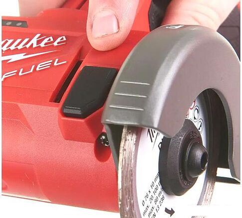 Монтажная (отрезная) пила Milwaukee M12 FCOT-422X Fuel 4933464619 (с 2-мя АКБ, кейс)