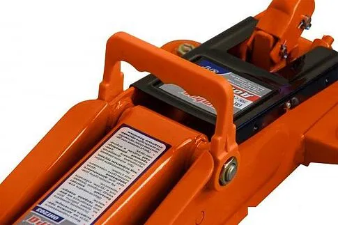 Подкатной домкрат Ombra OHT203 3т.