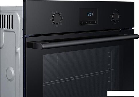 Электрический духовой шкаф Samsung NV68A1110BB