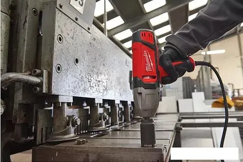 Ударный гайковерт Milwaukee IPWE 520 R 4933451525