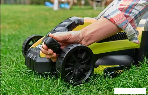 Колёсная газонокосилка Ryobi RLM13E33S
