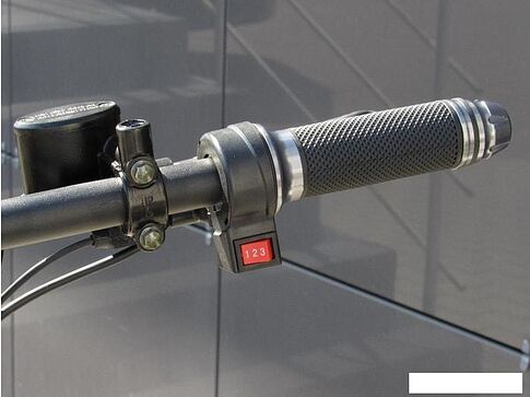 Электроскутер Yakama АР-Н009-2 (белый)