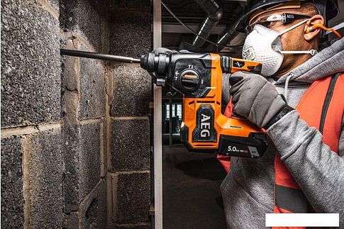 Перфоратор AEG Powertools BBH18BL2-502C 4935492343 (с 2-мя АКБ, кейс)