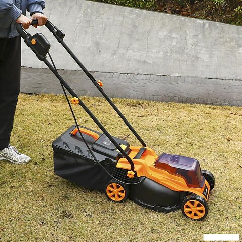 Газонокосилка Deko DKLM20V 085-2024 (с 2-мя АКБ)