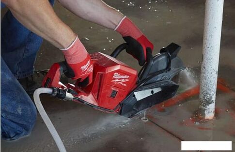 Штроборез Milwaukee M18COS230-0 4933471696 (без АКБ)