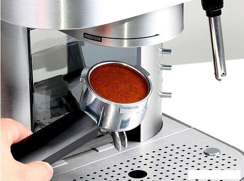 Рожковая помповая кофеварка ROMMELSBACHER EKS 2010