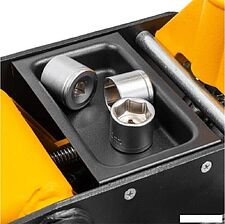 Подкатной домкрат JCB JCB-T83508 3т Подкатной домкрат JCB JCB-T83508 3т