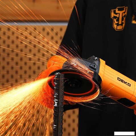 Угловая шлифмашина Deko AGDK-1350W 084-1080