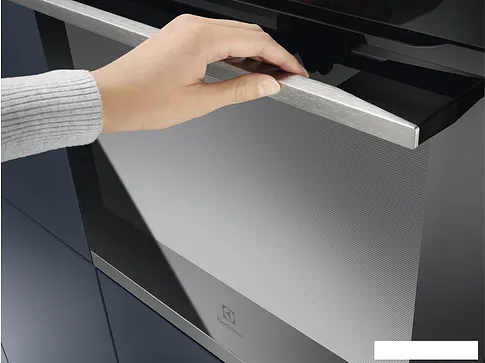 Электрический духовой шкаф Electrolux AssistedCooking SENSE 800 KOEBP39WX