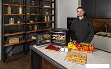 Сушилка для овощей и фруктов Garlyn D-06 Pro