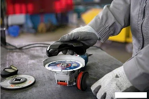 Угловая шлифмашина Bosch GWX 14-125 S Professional 06017D2100