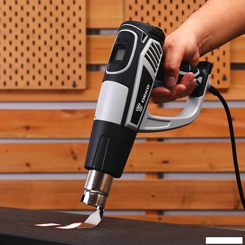 Промышленный фен Deko DKHG2500 PRO 085-1078 (кейс)