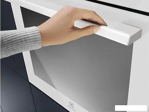 Электрический духовой шкаф Electrolux SenseCook 700 COE7P31V