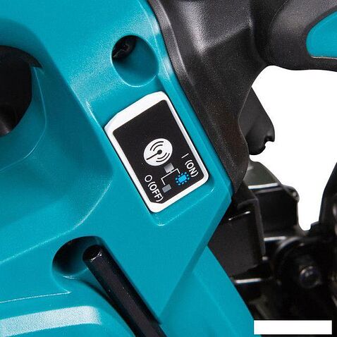 Дисковая (циркулярная) пила Makita HS012GZ (без АКБ)