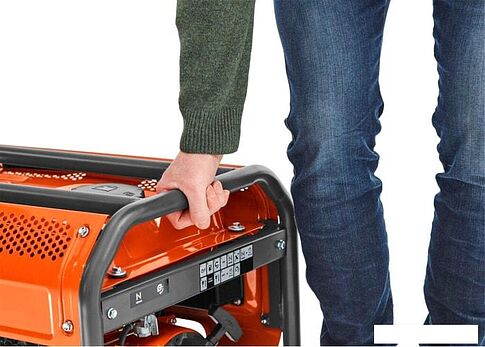 Бензиновый генератор Husqvarna G 2500P