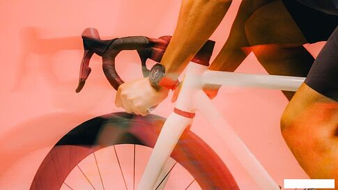 Умные часы CMF Watch 3 Pro (черный, оранжевый силиконовый ремешок)