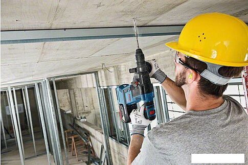 Перфоратор Bosch GBH 18V-26 F Professional 0611910003 (с 2-мя АКБ, кейс)