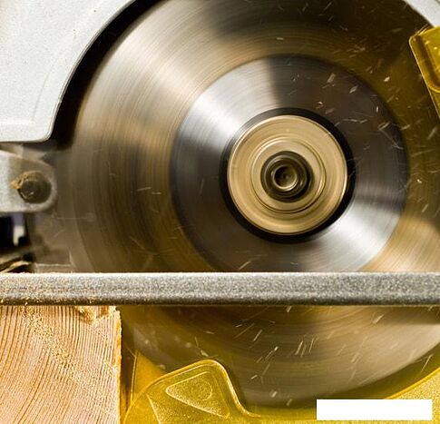 Дисковая пила Oasis PC-210