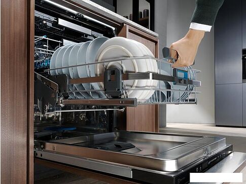 Встраиваемая посудомоечная машина Electrolux EEC67310L