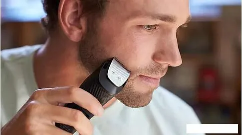Триммер для бороды и усов Philips Norelco BT3210/41