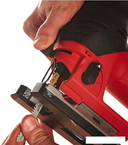 Электролобзик Milwaukee JS 120 X [4933381680]