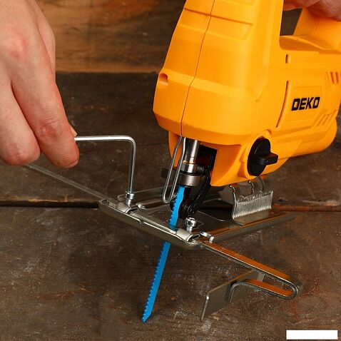 Электролобзик Deko JS650DK 084-1103