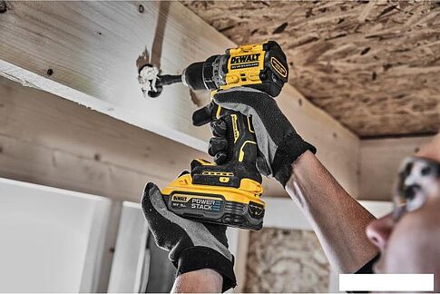 Дрель-шуруповерт DeWalt DCD800H2T (с 2-мя АКБ 5 Ач, кейс)