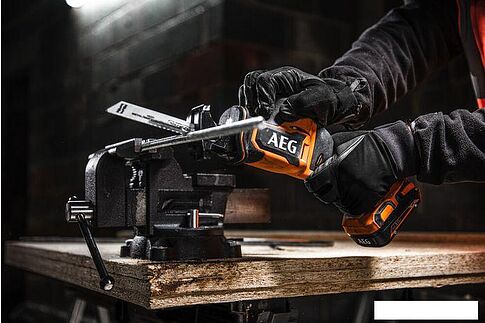 Сабельная пила AEG Powertools BUS18SBL-0 4935479662 (без АКБ)