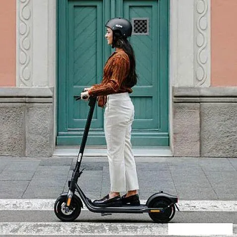 Электросамокат Ninebot Kickscooter F2